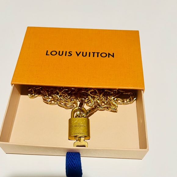 Authentic LV Gold Lock/Key #313, Authentic LV Box & Unbranded Chain 💛🧡 - Picture 10 of 10
